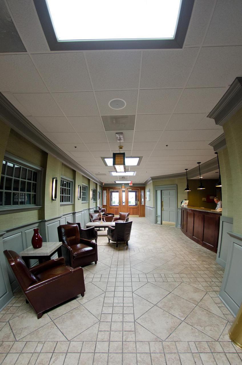 יוטיקה New Hartford Hotel מראה חיצוני תמונה