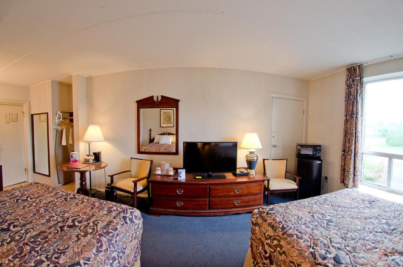 יוטיקה New Hartford Hotel מראה חיצוני תמונה